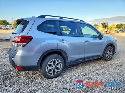 Trzecie zdjęcie samochodu z tyłu: 2020 SUBARU FORESTER PREMIUM VIN:JF2SKAGC0LH565008 - miniatura