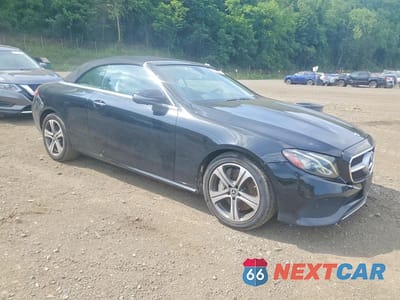 Czwarte zdjęcie samochodu z boku: 2019 MERCEDES-BENZ E 450 4MATIC VIN:WDD1K6JB1KF117030 - miniatura