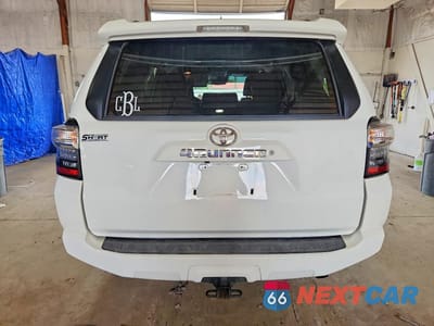 Zdjęcie 6 z 13 samochodu: 2020 TOYOTA 4RUNNER SR5 VIN:JTEBU5JR3L5802360 - miniatura