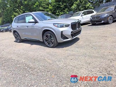 Trzecie zdjęcie samochodu z tyłu: 2026 BMW X1 XDRIVE28I VIN:WBX73EF01T5599818 - miniatura