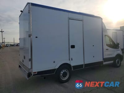 Trzecie zdjęcie samochodu z tyłu: 2020 FORD TRANSIT DELIVERY TRUCK VIN:1FDBW5Z88LKB52478 - miniatura