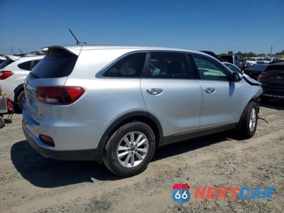 Trzecie zdjęcie samochodu z tyłu: 2020 KIA SORENTO L VIN:5XYPG4A32LG638839 - miniatura