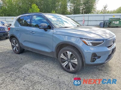 Czwarte zdjęcie samochodu z boku: 2023 VOLVO XC40 RECHARGE PLUS VIN:YV4ED3UW4P2958094 - miniatura