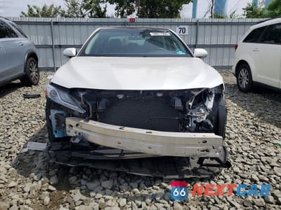 Piąte zdjęcie samochodu w środku: 2018 TOYOTA CAMRY XLE VIN:4T1B11HK7JU074586 - miniatura