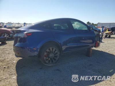 Trzecie zdjęcie samochodu z tyłu: 2021 TESLA MODEL Y VIN:5YJYGDEFXMF215864 - miniatura