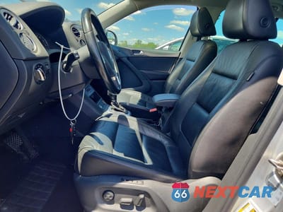 Zdjęcie 7 z 13 samochodu: 2017 VOLKSWAGEN TIGUAN VIN:WVGUV7AX2HK030250 - miniatura