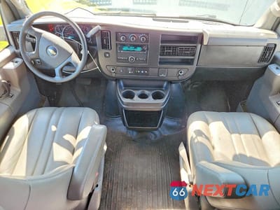 Zdjęcie 7 z 13 samochodu: 2020 CHEVROLET EXPRESS G3500 VIN:1GCZGGFP8L1250214 - miniatura