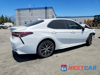 Trzecie zdjęcie samochodu z tyłu: 2021 TOYOTA CAMRY SE VIN:4T1G11AK7MU571870 - miniatura