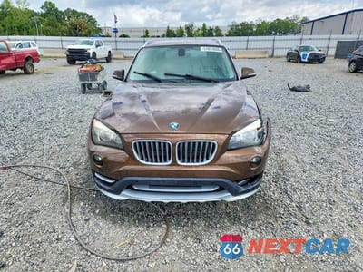 Piąte zdjęcie samochodu w środku: 2015 BMW X1 SDRIVE28I VIN:WBAVM1C55FV318485 - miniatura