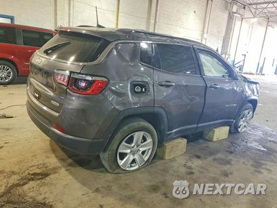 Trzecie zdjęcie samochodu z tyłu: 2022 JEEP COMPASS LATITUDE VIN:3C4NJDBB4NT154617 - miniatura