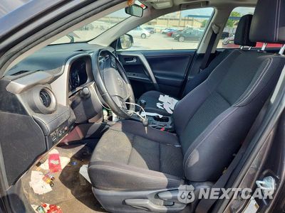Zdjęcie 7 z 13 samochodu: 2017 TOYOTA RAV4 XLE VIN:JTMWFREV9HJ710568 - miniatura