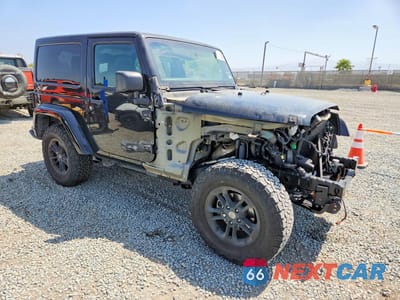 Czwarte zdjęcie samochodu z boku: 2017 JEEP WRANGLER SAHARA VIN:1C4AJWBG9HL525017 - miniatura