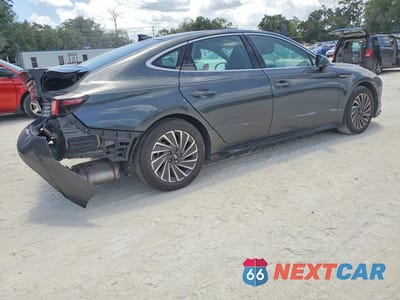 Trzecie zdjęcie samochodu z tyłu: 2025 HYUNDAI SONATA HYBRID SEL VIN:KMHL34JJ1SA120871 - miniatura