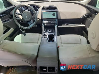 Zdjęcie 8 z 12 samochodu: 2019 JAGUAR XE PREMIUM VIN:SAJAD4GX8KCP49070 - miniatura