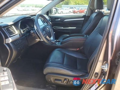 Zdjęcie 7 z 14 samochodu: 2016 TOYOTA HIGHLANDER XLE VIN:5TDJKRFH0GS232203 - miniatura