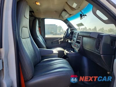 Zdjęcie 10 z 12 samochodu: 2016 CHEVROLET EXPRESS G2500 VIN:1GCWGAFF3G1224388 - miniatura