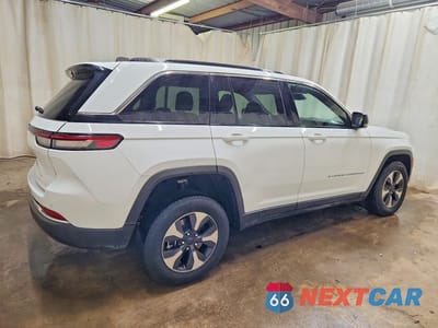 Trzecie zdjęcie samochodu z tyłu: 2024 JEEP GRAND CHEROKEE LIMITED 4XE VIN:1C4RJYB62RC142544 - miniatura