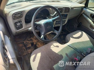 Zdjęcie 8 z 13 samochodu: 2001 CHEVROLET S TRUCK S10 VIN:1GCCS145518128143 - miniatura