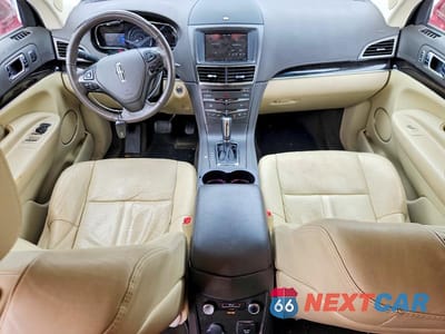 Zdjęcie 8 z 13 samochodu: 2015 LINCOLN MKT VIN:2LMHJ5AT2FBL04573 - miniatura