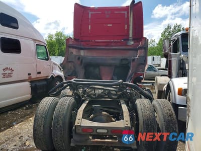 Czwarte zdjęcie samochodu z boku: 2006 VOLVO VN VNL VIN:4V4NC9GH96N396801 - miniatura