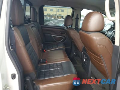 Zdjęcie 10 z 12 samochodu: 2018 NISSAN TITAN PLATINUM RESERVE VIN:1N6AA1E54JN545003 - miniatura