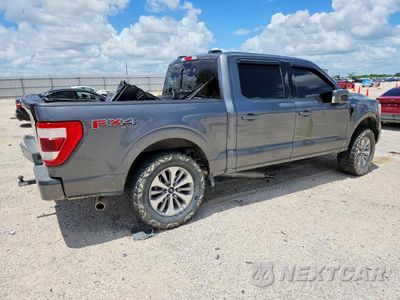 Trzecie zdjęcie samochodu z tyłu: 2022 FORD F150 SUPERCREW VIN:1FTFW1E87NFC00200 - miniatura