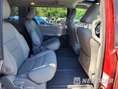 Zdjęcie 11 z 13 samochodu: 2019 TOYOTA SIENNA XLE 7-PASSENGER VIN:5TDDZ3DC3KS224991 - miniatura