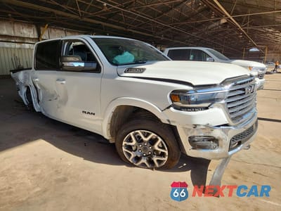 Czwarte zdjęcie samochodu z boku: 2026 RAM 1500 LARAMIE VIN:3C6SRFJP4T4177267 - miniatura