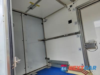 Zdjęcie 10 z 13 samochodu: 2020 FORD TRANSIT DELIVERY TRUCK VIN:1FDBW5Z88LKB80281 - miniatura