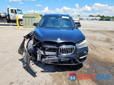 Piąte zdjęcie samochodu w środku: 2016 BMW X1 XDRIVE28I VIN:WBXHT3C3XGP884728 - miniatura