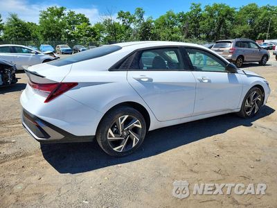 Trzecie zdjęcie samochodu z tyłu: 2025 HYUNDAI ELANTRA SEL SPORT VIN:KMHLM4DG3SU084385 - miniatura