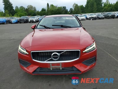 Piąte zdjęcie samochodu w środku: 2019 VOLVO V60 T5 MOMENTUM VIN:YV1102EK1K2337837 - miniatura