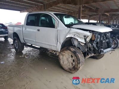Czwarte zdjęcie samochodu z boku: 2004 NISSAN TITAN XE VIN:1N6AA07B24N553747 - miniatura