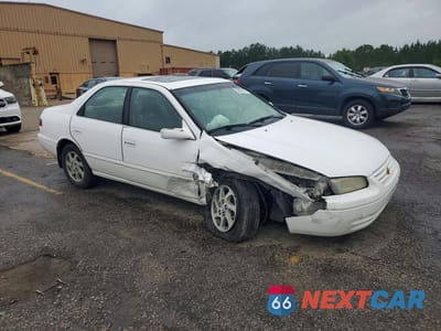 Czwarte zdjęcie samochodu z boku: 1998 TOYOTA CAMRY XLE V6 VIN:JT2BF28K8W0090637 - miniatura