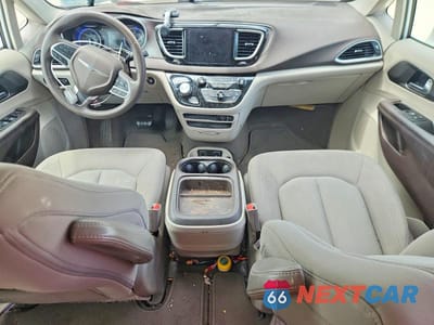 Zdjęcie 8 z 13 samochodu: 2019 CHRYSLER PACIFICA TOURING PLUS VIN:2C4RC1FG9KR576882 - miniatura