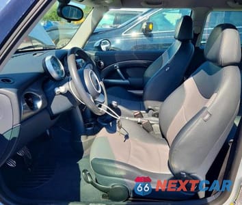 Zdjęcie 7 z 12 samochodu: 2006 MINI COOPER S VIN:WMWRE33526TL24895 - miniatura