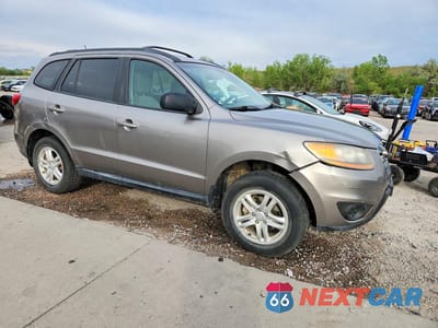 Czwarte zdjęcie samochodu z boku: 2011 HYUNDAI SANTA FE GLS VIN:5XYZGDAB5BG079897 - miniatura