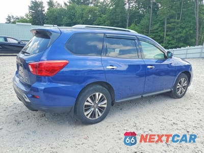 Trzecie zdjęcie samochodu z tyłu: 2018 NISSAN PATHFINDER SL VIN:5N1DR2MM6JC604938 - miniatura
