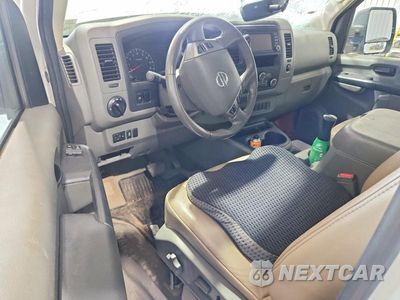 Zdjęcie 8 z 13 samochodu: 2018 NISSAN NV 3500 HD SL DELIVERY VAN VIN:5BZAF0AA5JN850513 - miniatura
