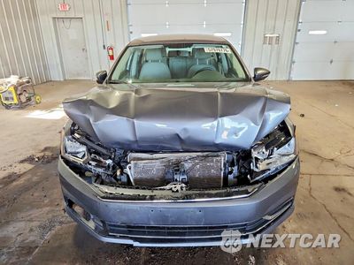 Piąte zdjęcie samochodu w środku: 2016 VOLKSWAGEN PASSAT S VIN:1VWAT7A36GC023219 - miniatura