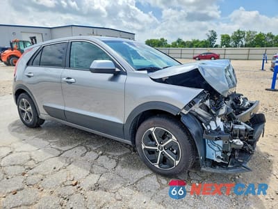 Czwarte zdjęcie samochodu z boku: 2026 KIA NIRO LX VIN:KNDCP3LE1T5327273 - miniatura