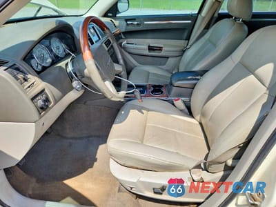 Zdjęcie 7 z 12 samochodu: 2008 CHRYSLER 300 LIMITED VIN:2C3KA33G38H305648 - miniatura