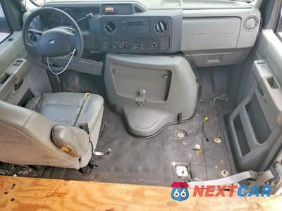 Zdjęcie 8 z 13 samochodu: 2009 FORD ECONOLINE E250 VAN VIN:1FTNS24W09DA83526 - miniatura