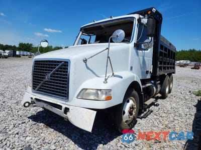 Drugie zdjęcie samochodu z przodu: 2012 VOLVO VNM DUMP TRUCK VIN:4V4MC9DF5CN553010 - miniatura