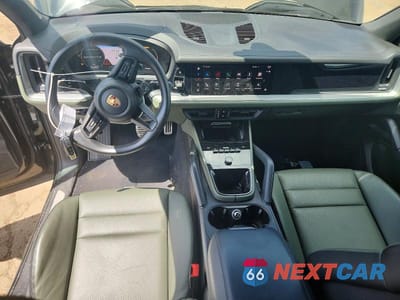 Zdjęcie 8 z 12 samochodu: 2024 PORSCHE CAYENNE S VIN:WP1AL2AY8RDA32162 - miniatura