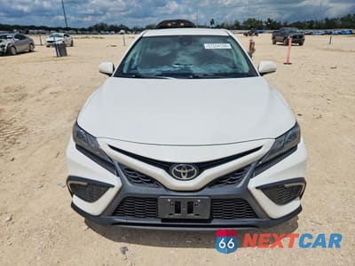Piąte zdjęcie samochodu w środku: 2022 TOYOTA CAMRY SE VIN:4T1T11AKXNU658193 - miniatura