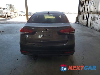 Zdjęcie 6 z 12 samochodu: 2017 KIA FORTE LX VIN:3KPFK4A78HE055158 - miniatura