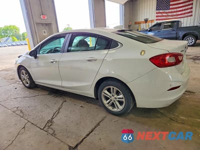 Drugie zdjęcie samochodu z przodu: 2016 CHEVROLET CRUZE LT VIN:1G1BE5SM9G7327353 - miniatura