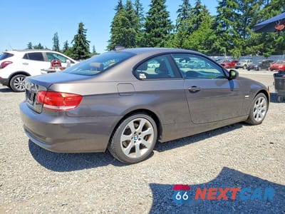 Trzecie zdjęcie samochodu z tyłu: 2010 BMW 328 XI SULEV VIN:WBAWV5C59AP081747 - miniatura
