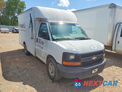 Czwarte zdjęcie samochodu z boku: 2003 CHEVROLET EXPRESS DELIVERY TRUCK VIN:1GBHG31U231176228 - miniatura